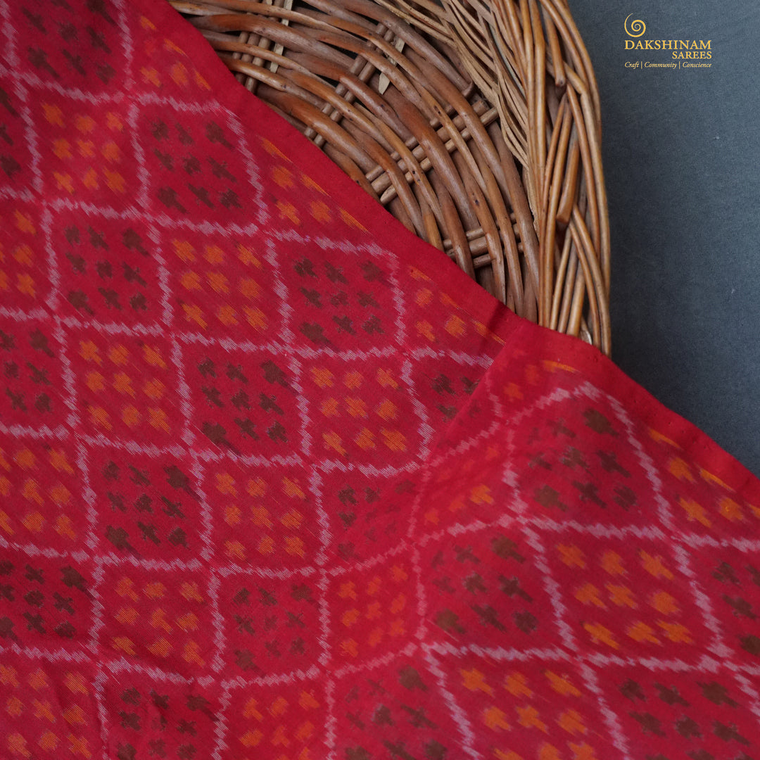 Handwoven Red Silk cotton Ikat Fabric - 16T001268DSC