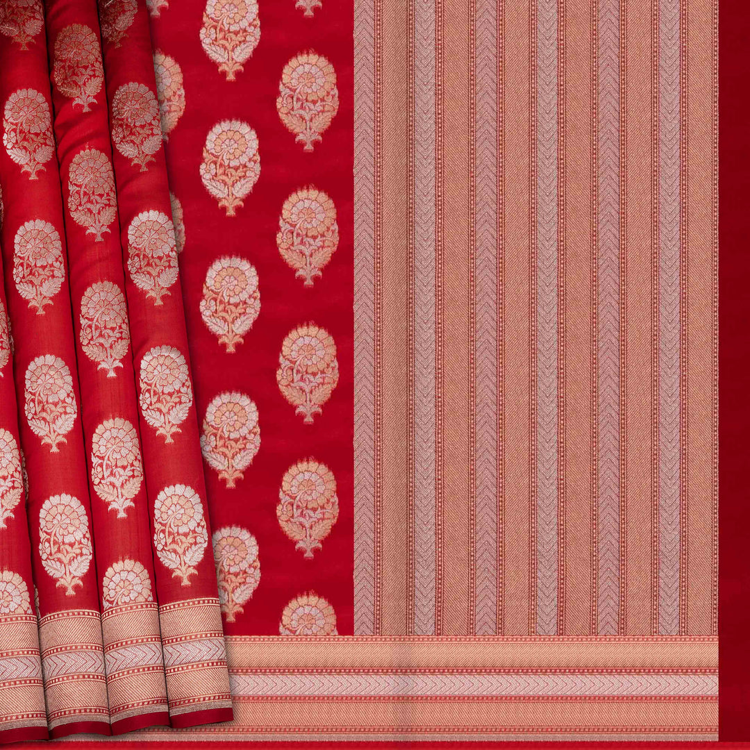 Pleats/body of Handwoven Red kora silk Saree