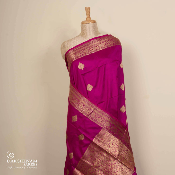 Pleats/body of Handwoven Magenta pink Banarasi kattan silk Saree