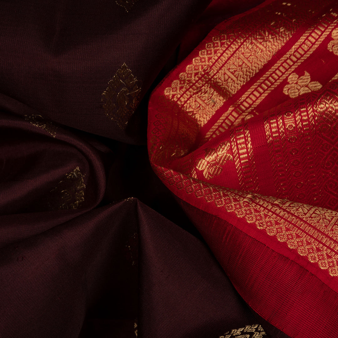 Closeup of Handwoven Gadwal Silk Saree