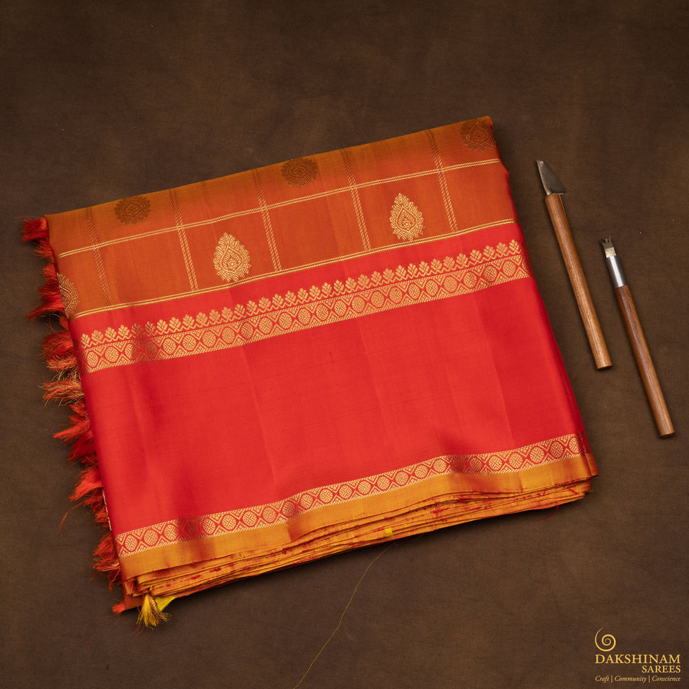 Folded Handwoven Gadwal Silk Saree 