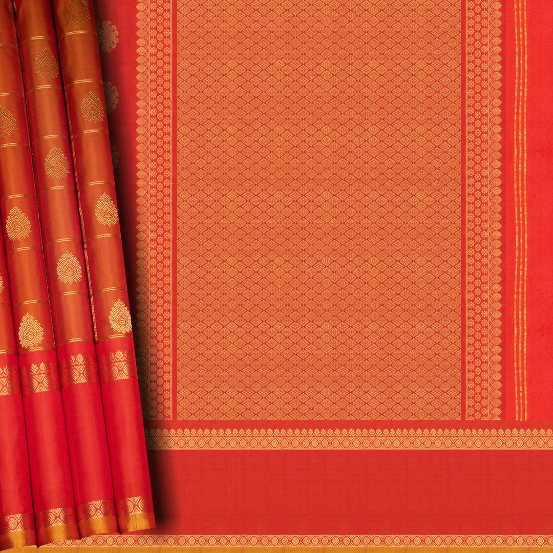 Pleats/body of Handwoven Gadwal Silk Saree
