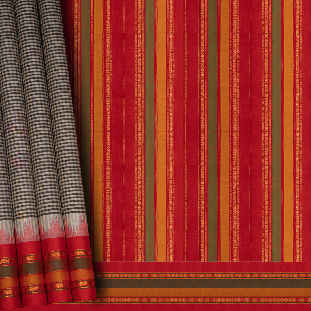 Pleats/body of Handwoven Gadwal Silk Cotton Saree