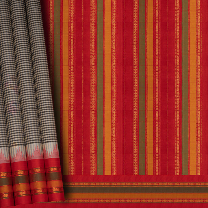 Pleats/body of Handwoven Gadwal Silk Cotton Saree