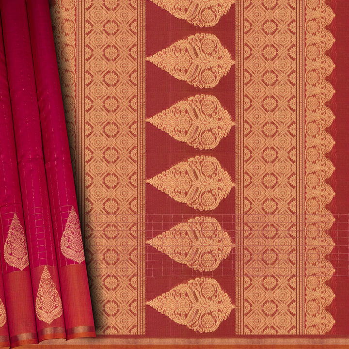 Pleats/body of Handwoven Pink Silk Cotton Saree 