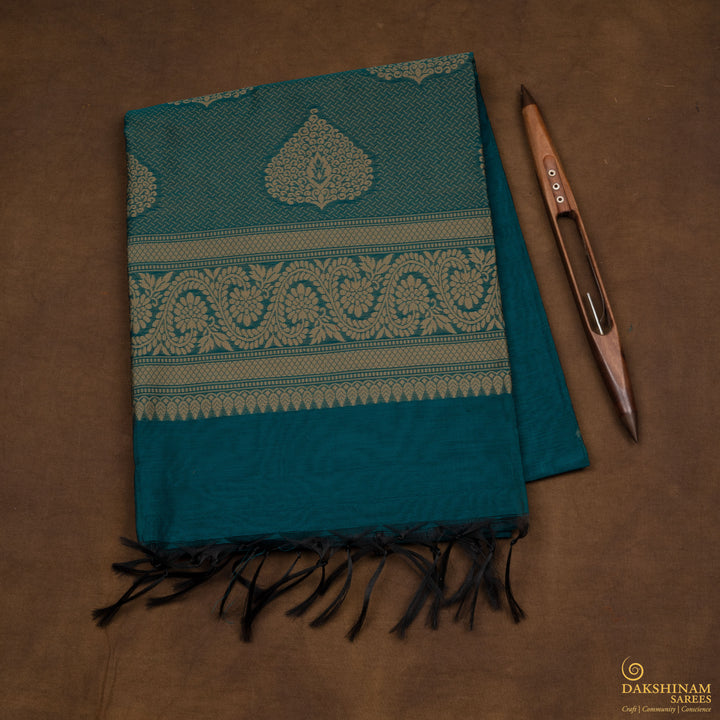 Folded Handwoven South Cotton Saree 