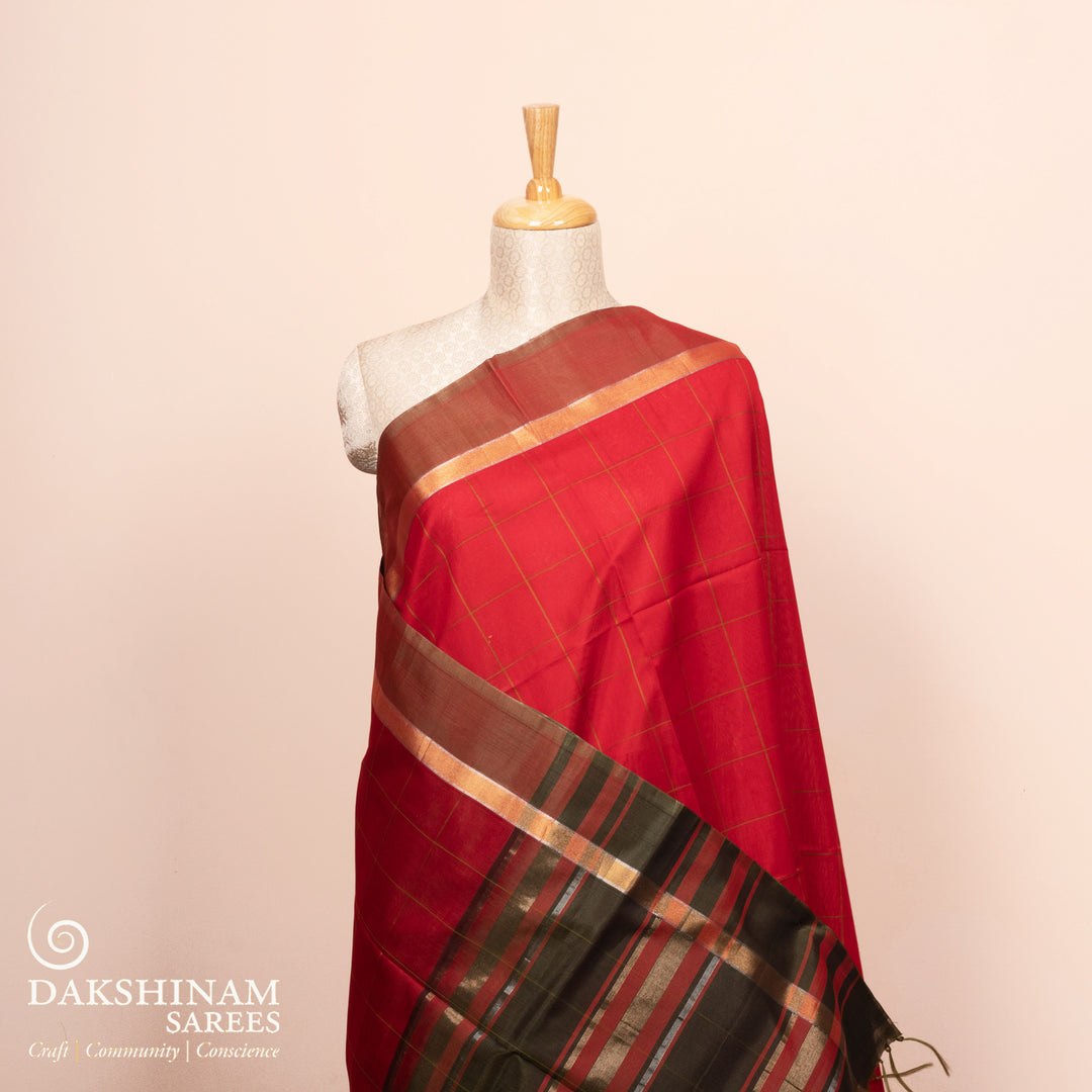 Pleats/body of  Handwoven  Silk Cotton Saree