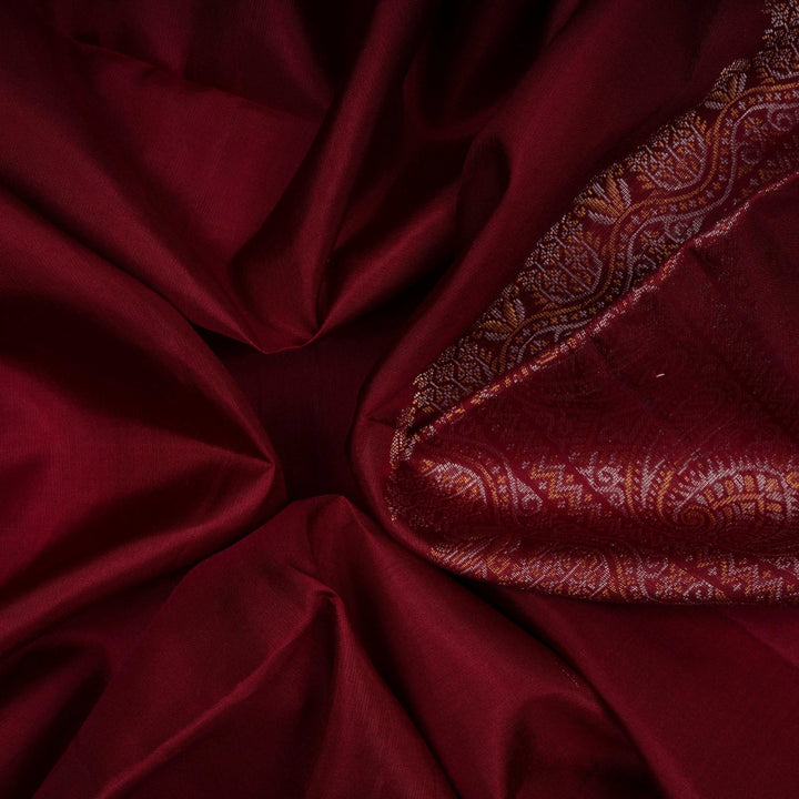 Closeup of Handwoven Maroon Soft silk Saree 