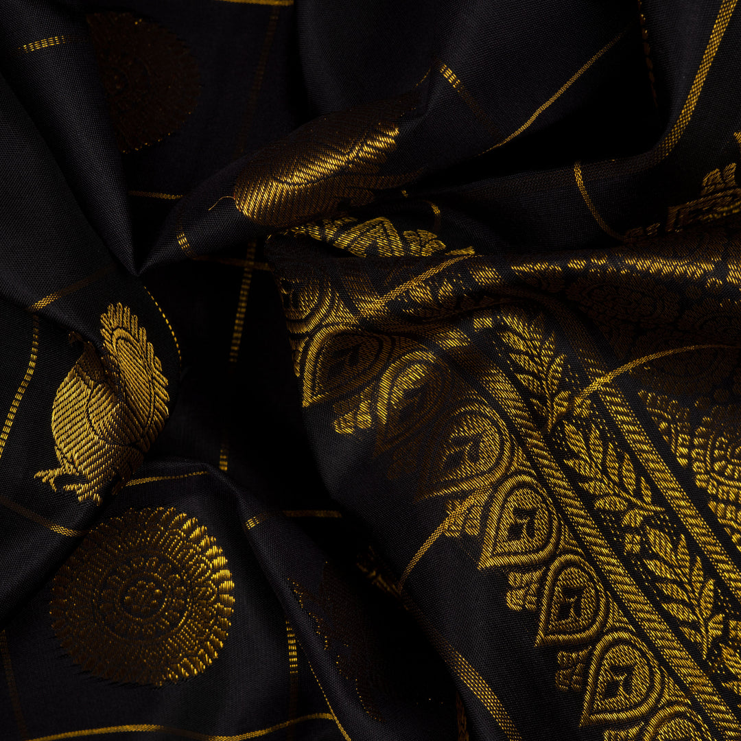 Closeup of Handwoven Black Kanjivaram silk Saree