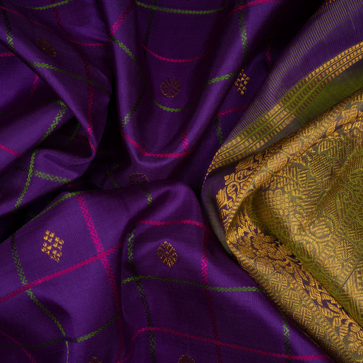 Closeup of Handwoven Purple with Magenta Kanjivaram silk Saree