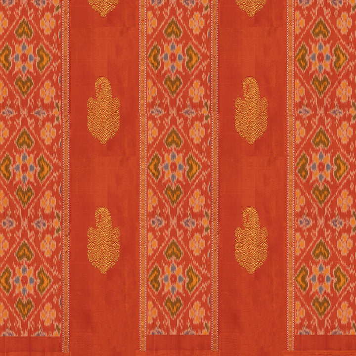 Body dsign of Handwoven Orange borderless Ikat Kanjivaram silk Saree