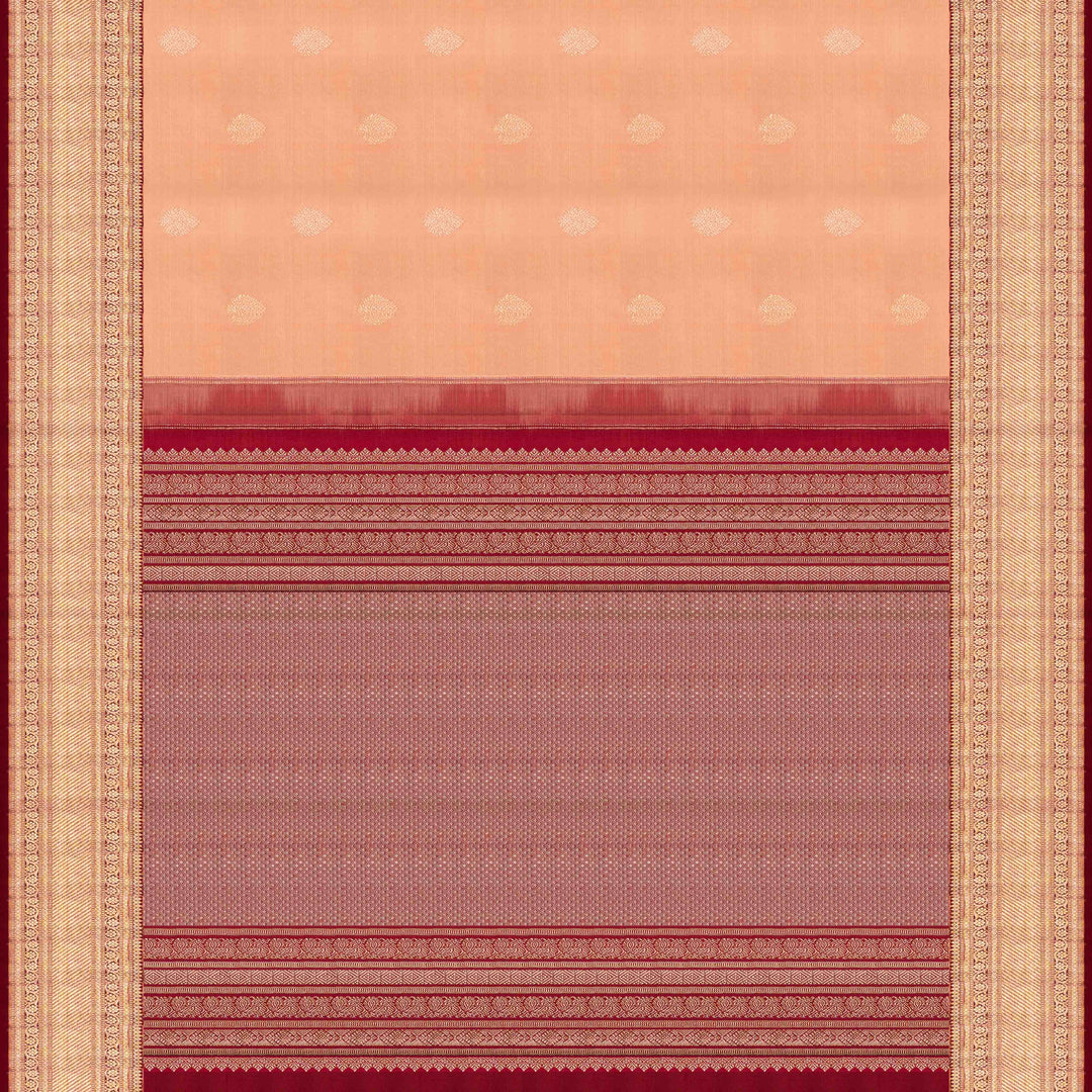 Body pallu Closeup view of a Peach Kanjivaram silk saree with maroon korvai border.