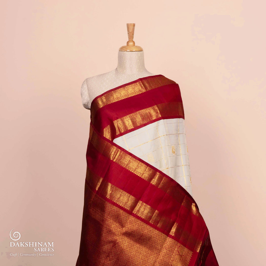 Pleats/body of Handwoven Korvai Kanjivaram silk Saree