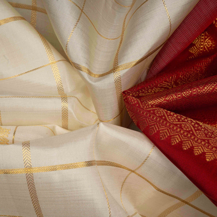 Closeup of Handwoven Korvai Kanjivaram silk Saree