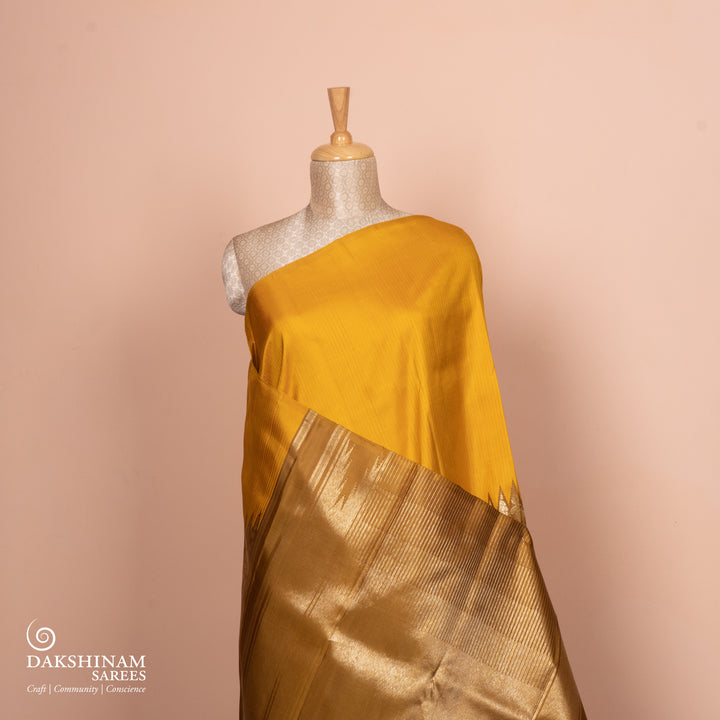 Pleats/body of Handwoven Kanjivaram silk Saree