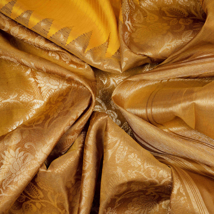 Closeup of Handwoven Kanjivaram silk Saree