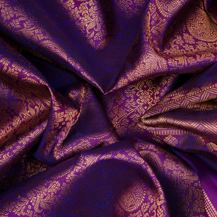 Closeup of  Handwoven Kanjivaram silk Saree