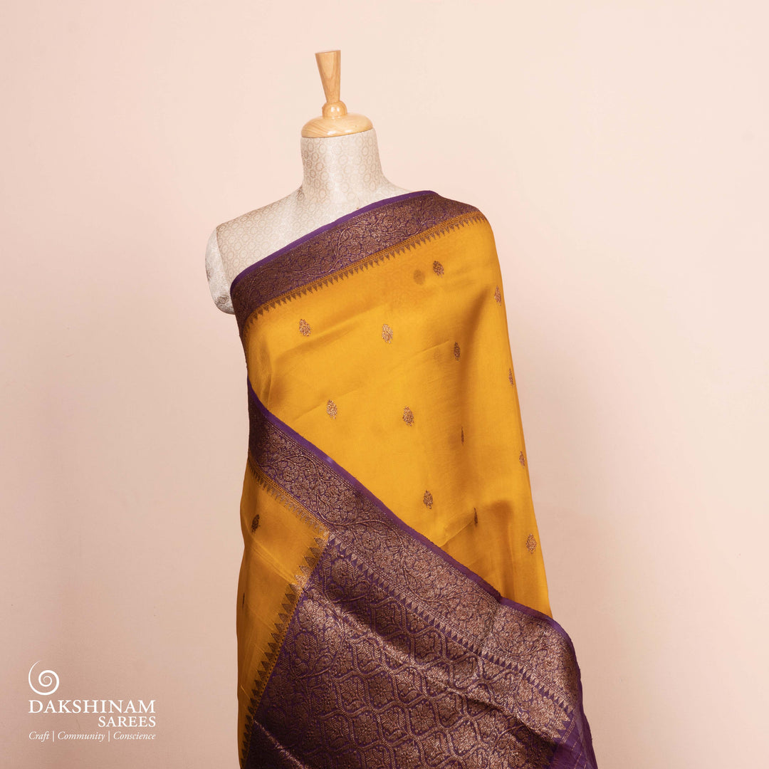 Pleats/body of  Handwoven Banarasi organza silk Saree
