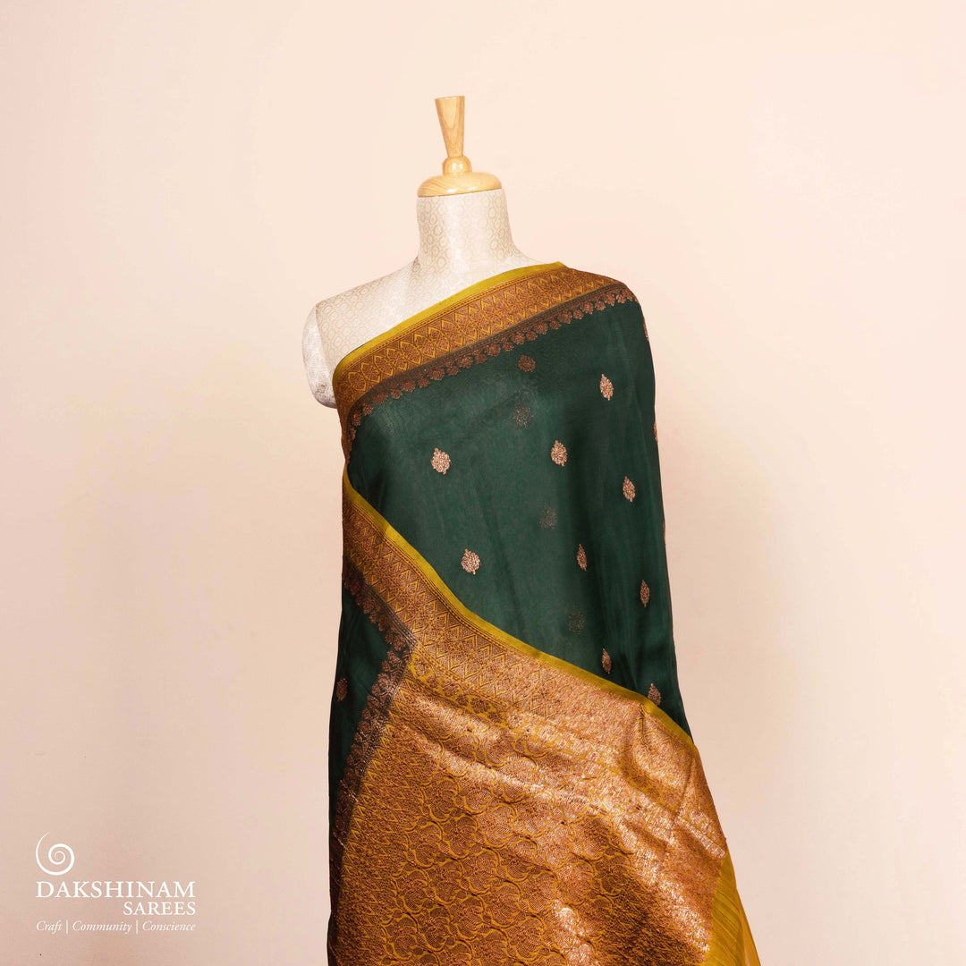 Pleats/body of Handwoven Banarasi organza silk Saree