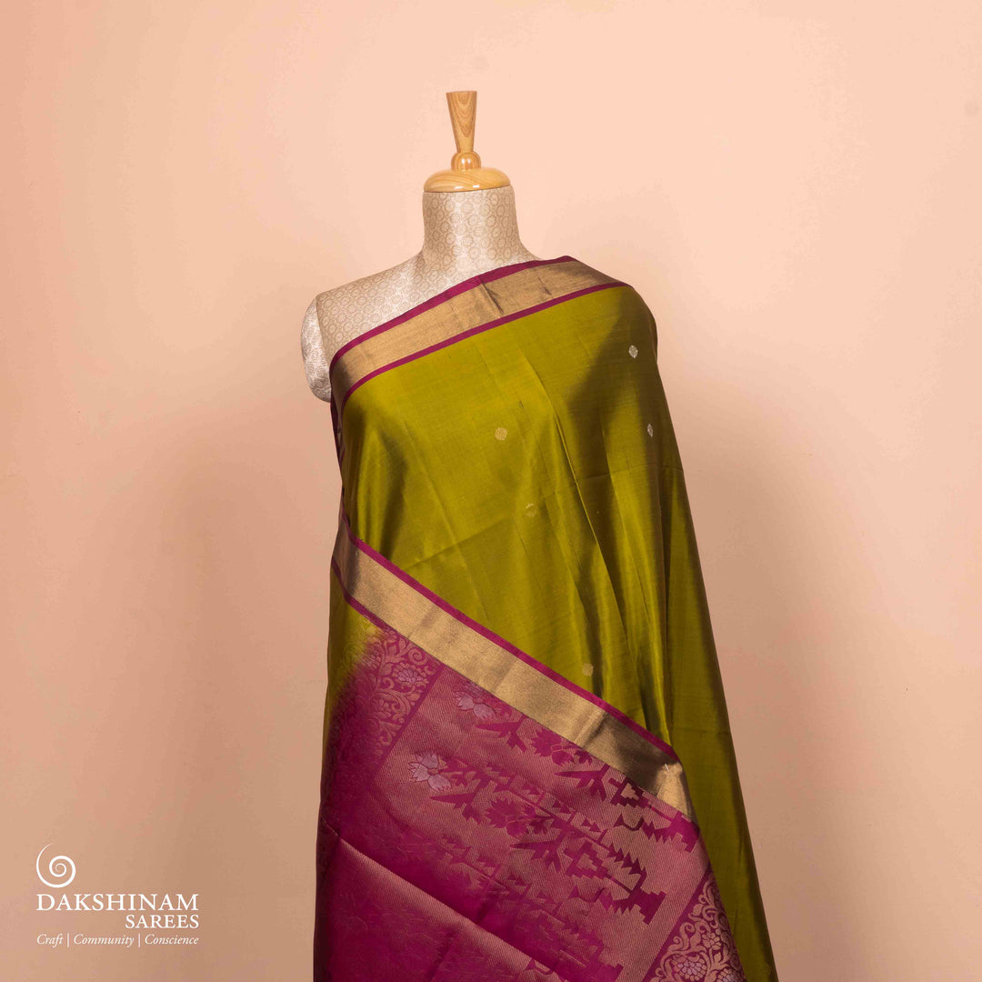 Pleats/Body of Handwoven soft silk Saree