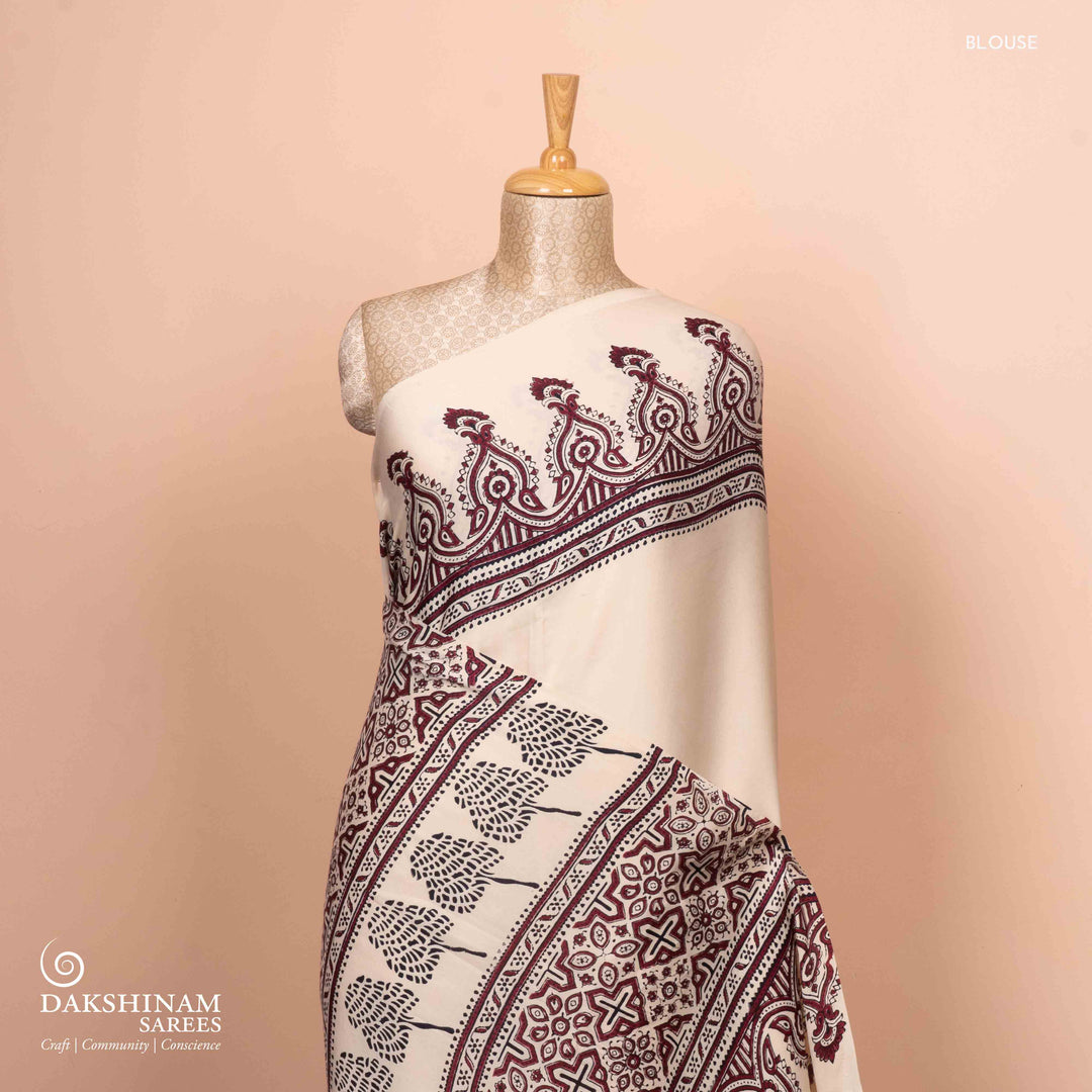 Pleats/body of Handwoven Off white Modal Silk Saree