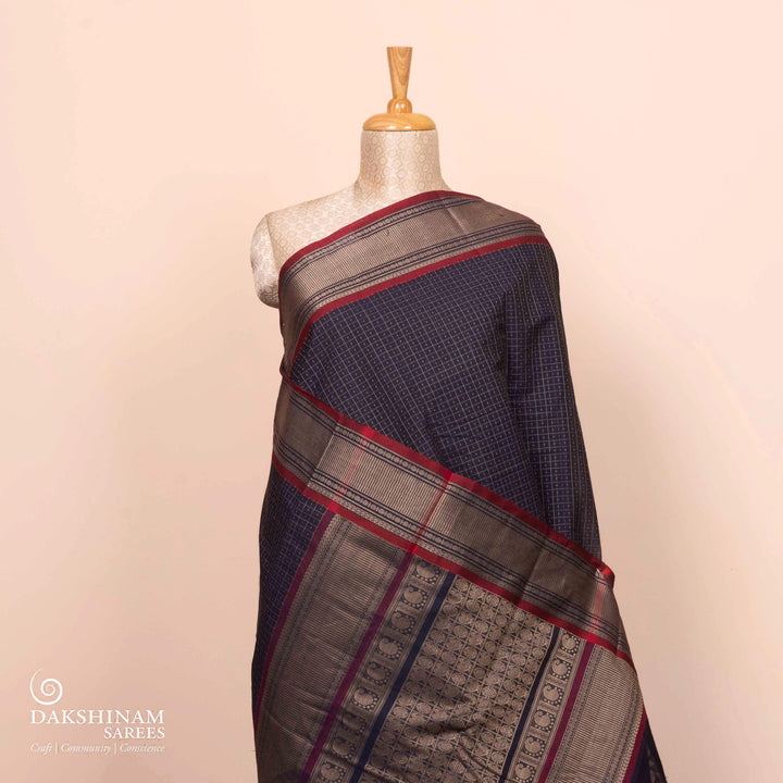 Pleats/body design of Handwoven Blue Kanjivaram Cotton Saree