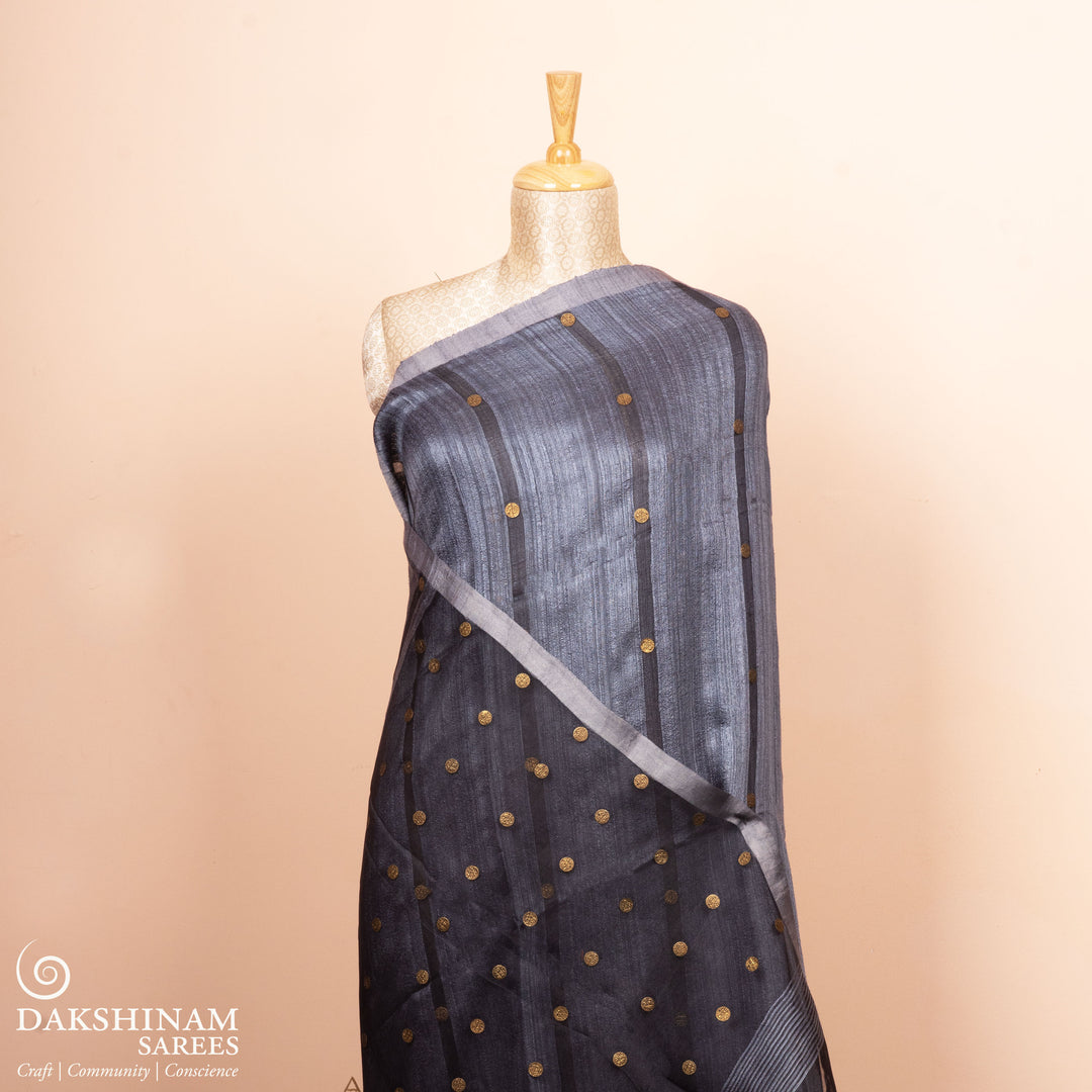 Pleats/body of Handwoven grey matka kora silk Saree