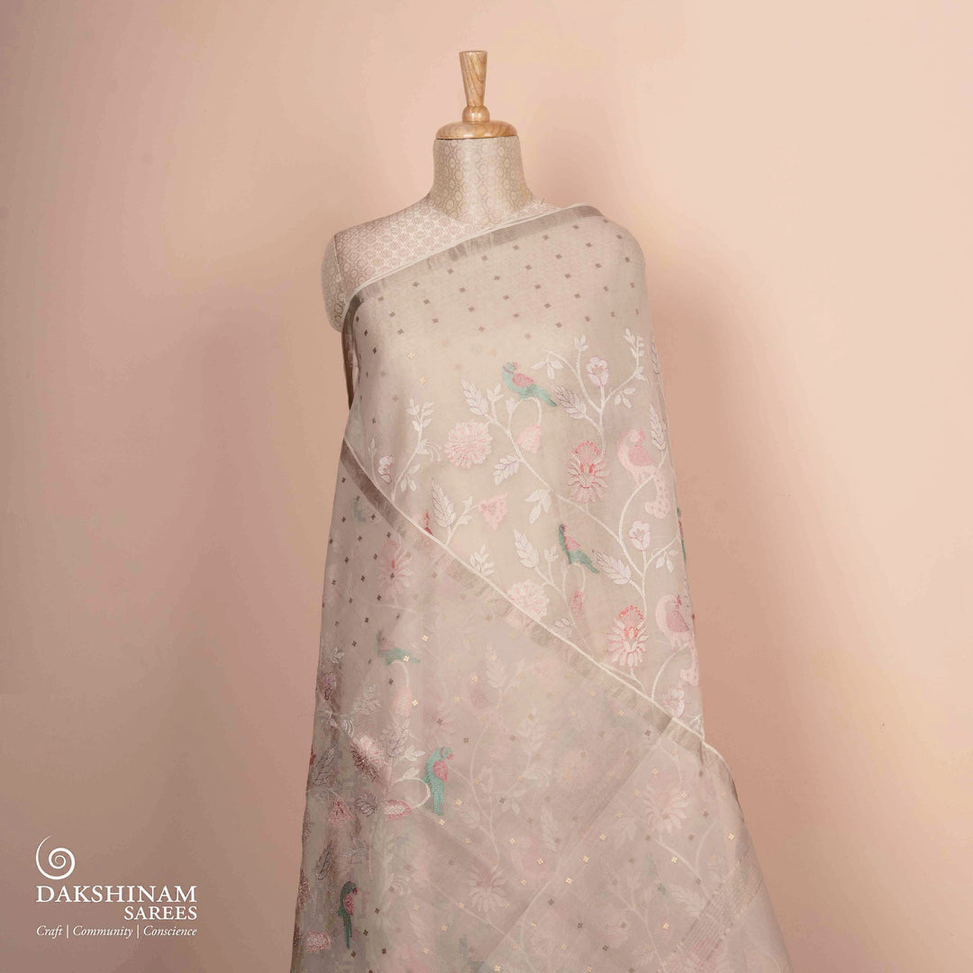 Pleats/body of Handwoven white matka organza Saree