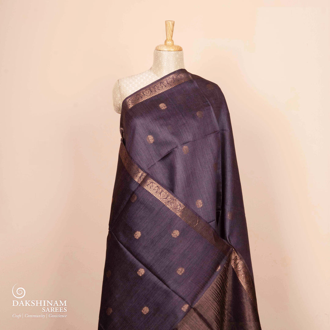 Pleats/body of  Handwoven Tussar Moonga silk Saree