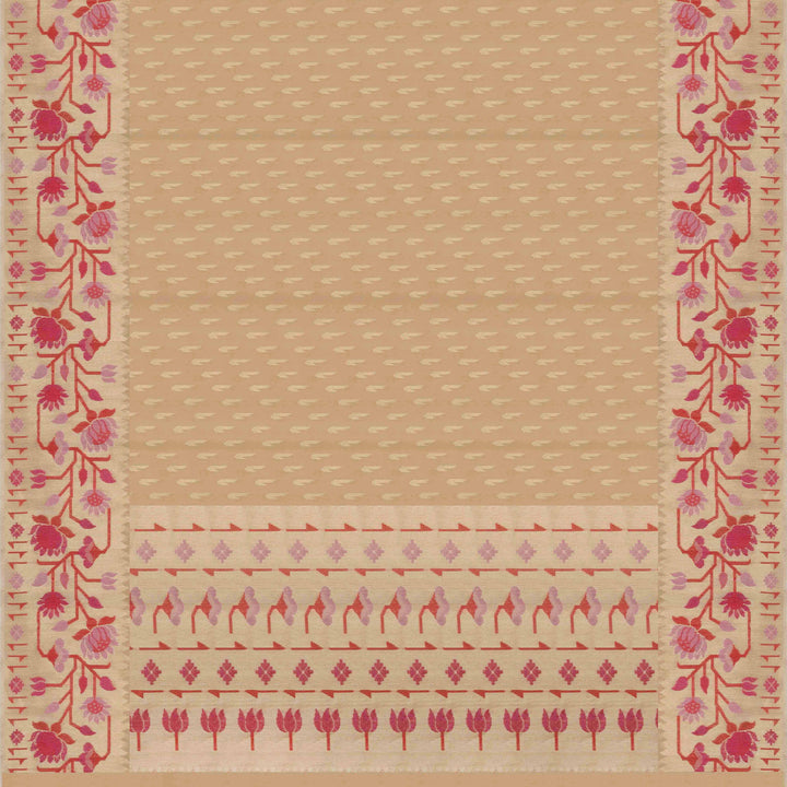 Pallu of Handwoven offwhite kora  silk Saree