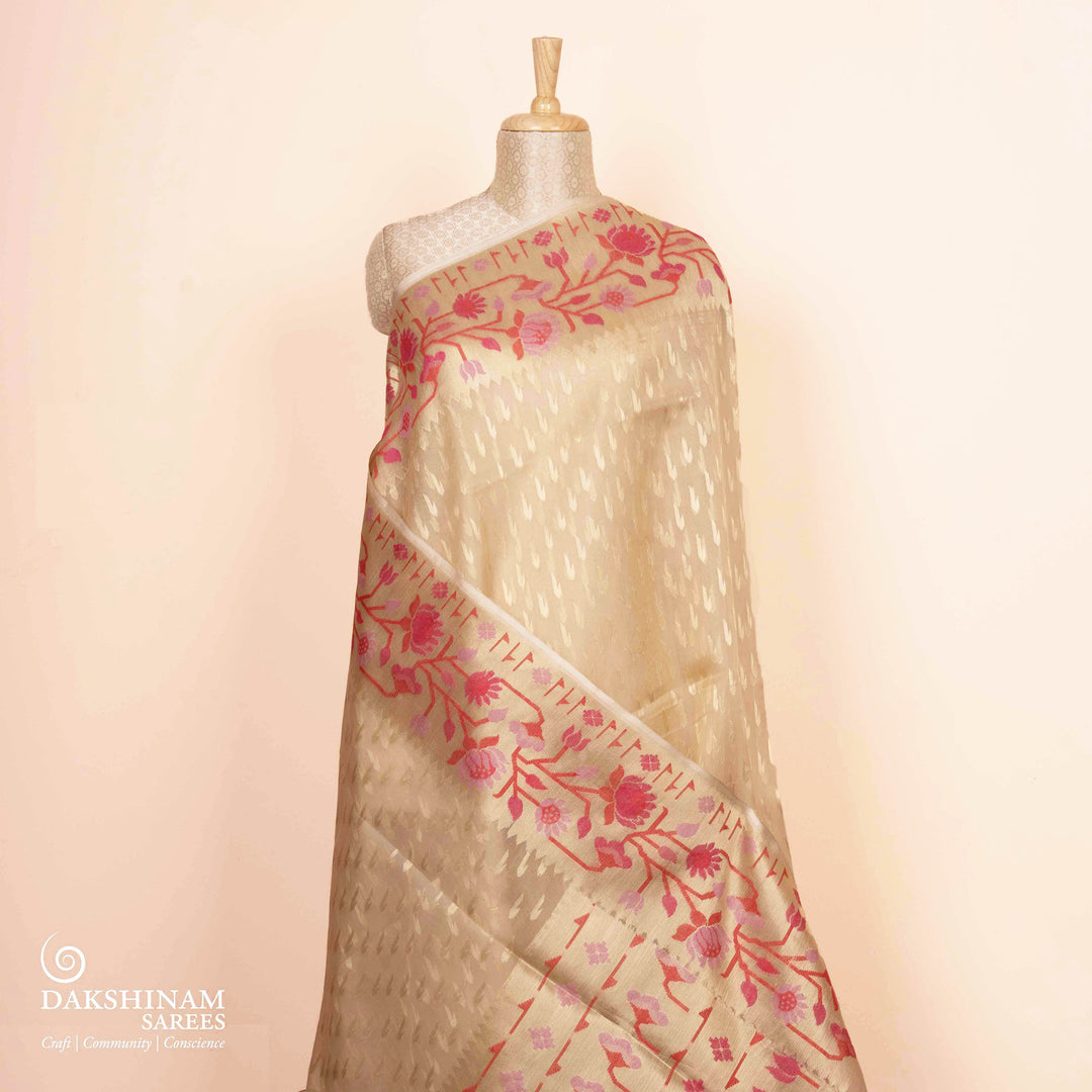 Pleats/body of Handwoven offwhite kora  silk Saree