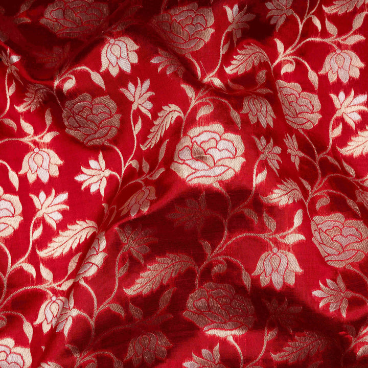 closeupof Handwoven red banarasi kora silk Saree