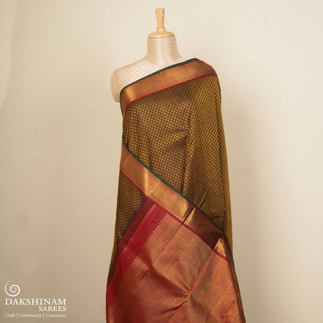 Pleats/body  of Handwoven brown korvai kanjivaram silk Saree