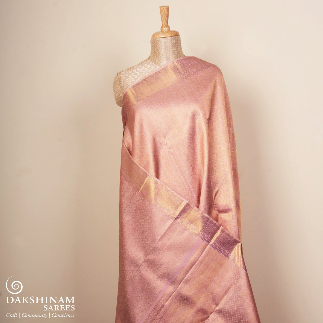 Pleats/body of Handwoven baby pink kanjivaram silk Saree