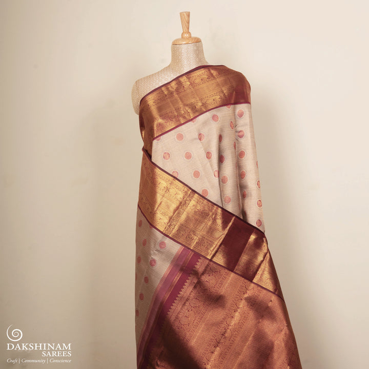 Pleats/body of Handwoven grey beige kanjivaram silk Saree