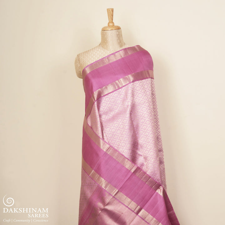 Pleats/body of Handwoven pastel pink  kanjivaram silk Saree