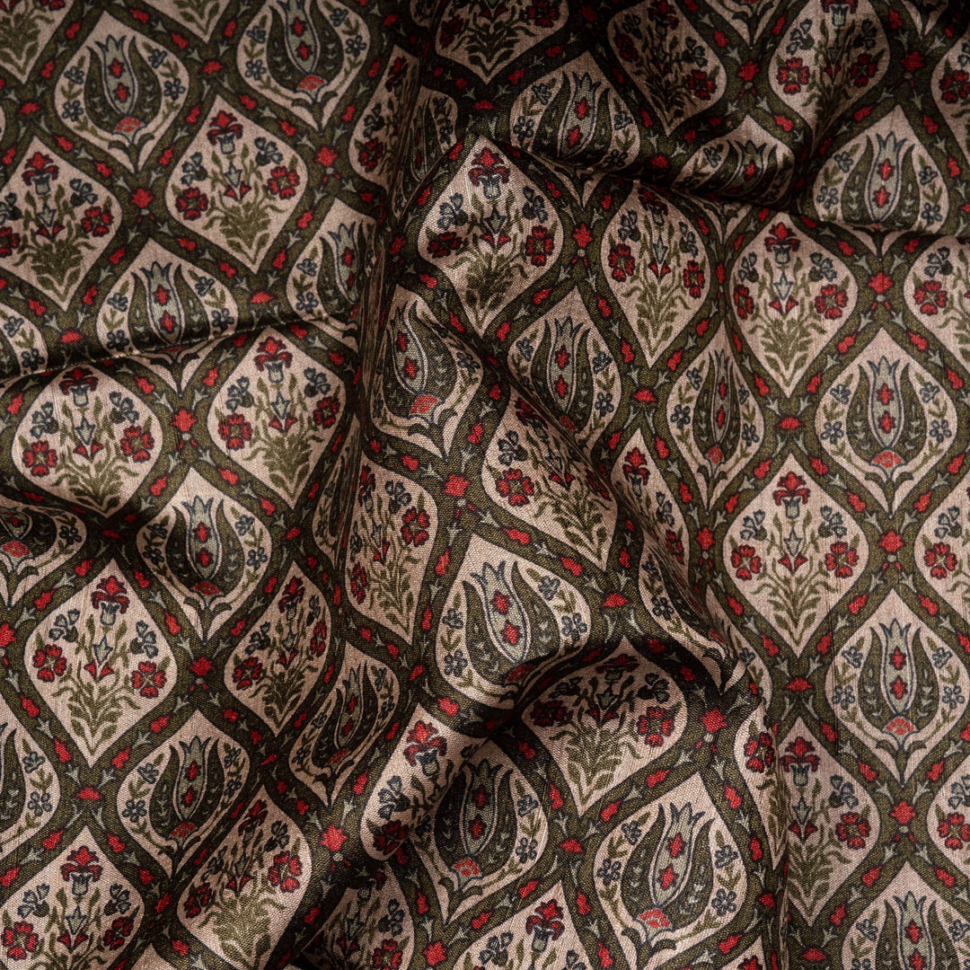 Closeup of Handwoven offwhite Tussar silk Saree