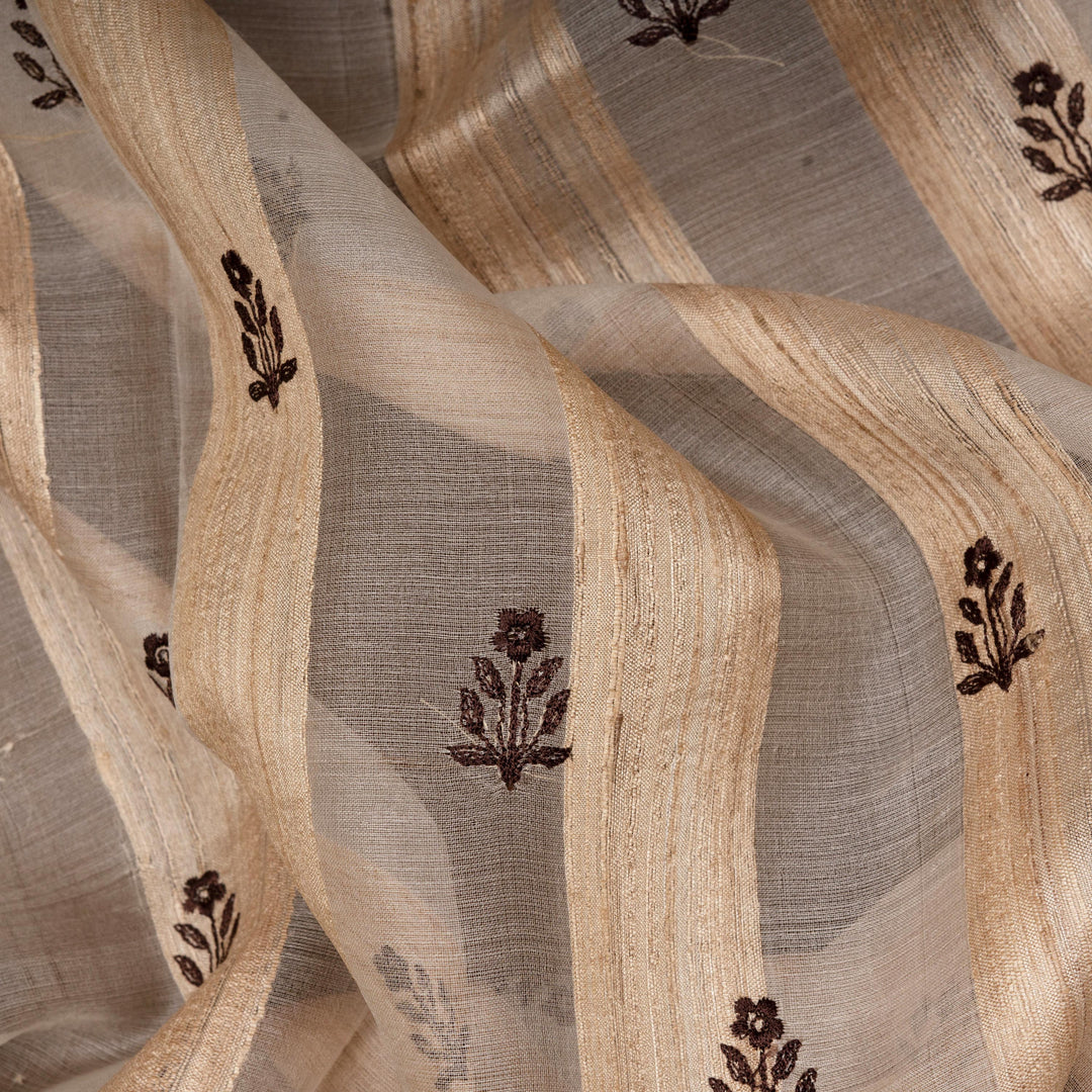 Closeup of Handwoven offwhite kora tussar  silk Saree