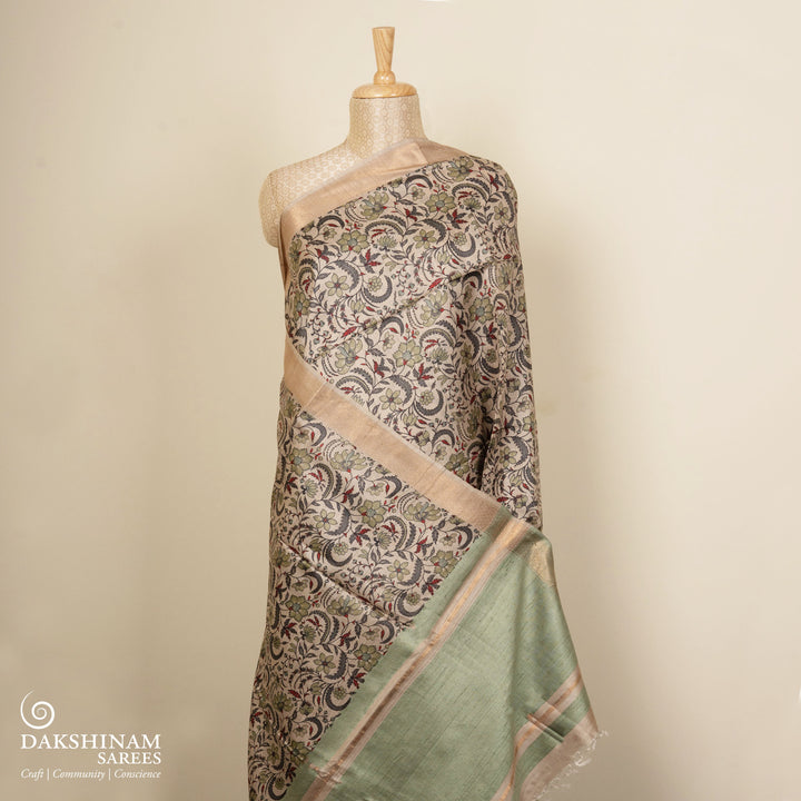 Pleats/body of Handwoven offwhite kora tussar  silk Saree