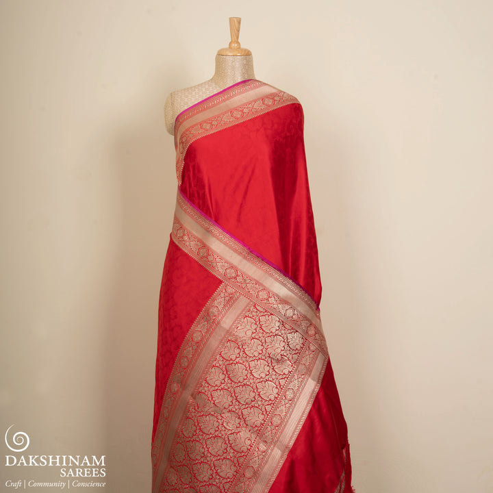 Pleats/body of Handwoven Red Banarasi Kattan silk Saree