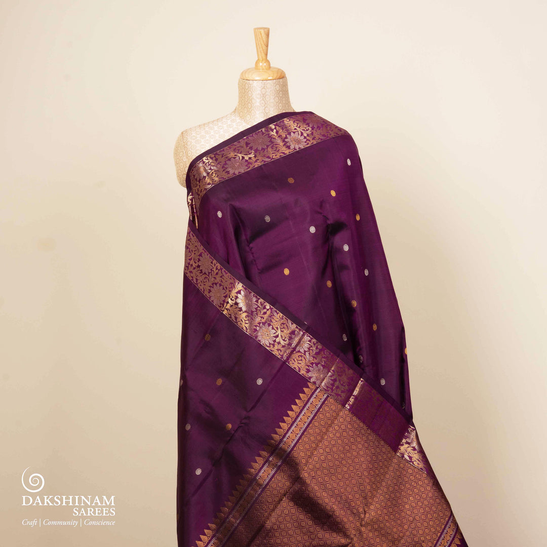 Pallu of Handwoven Purple Kanjivaram silk Saree