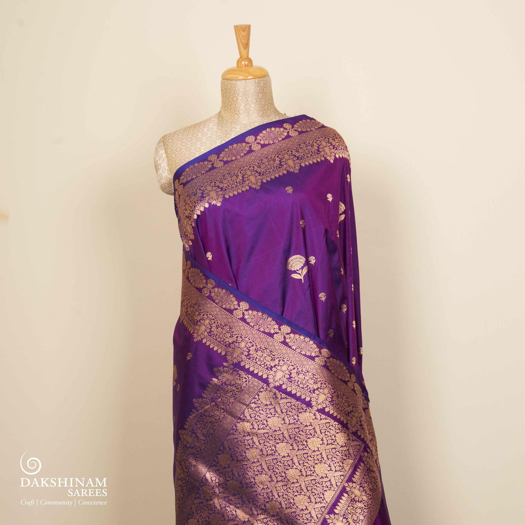 Pleats/body of Handwoven Purple color Mubarakpur Banarasi silk Saree-