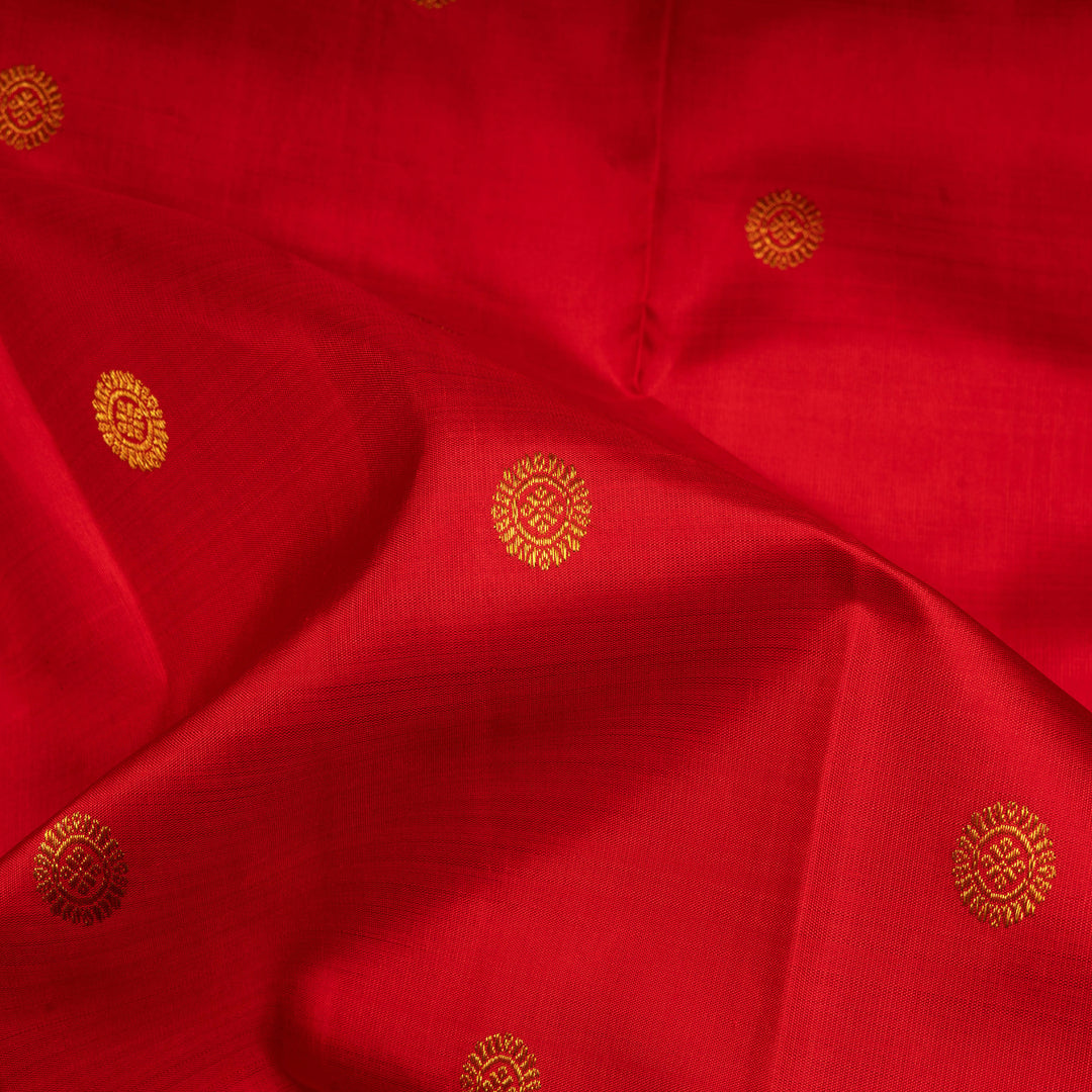 Closeup of Handwoven Korvai Kanjivaram silk saree in Red and Green color