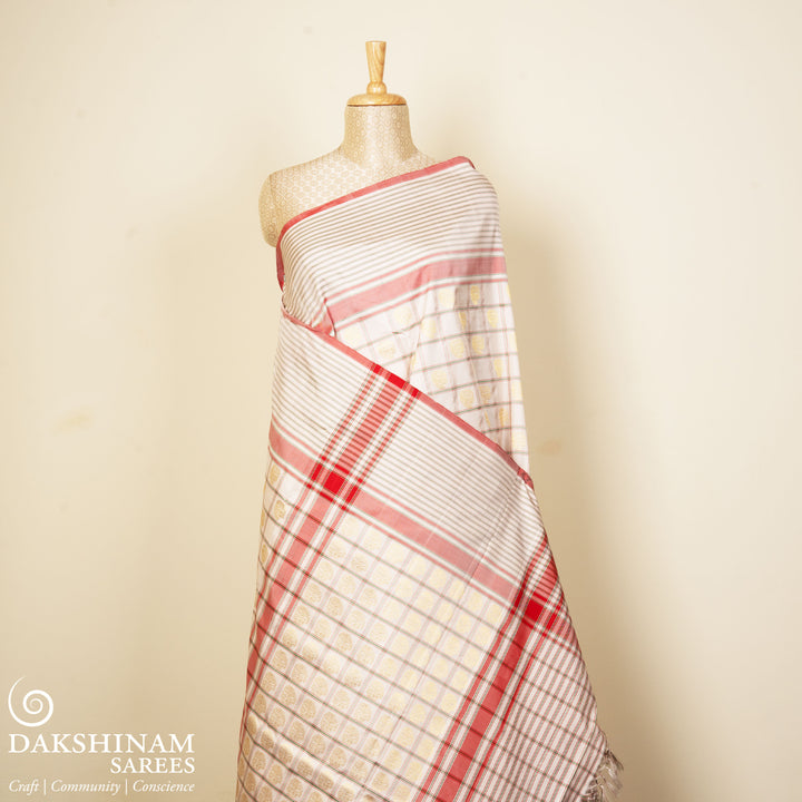 Off White Pochampally Ikat Silk Saree with Kadiyal Butta 3403T016363DSC
