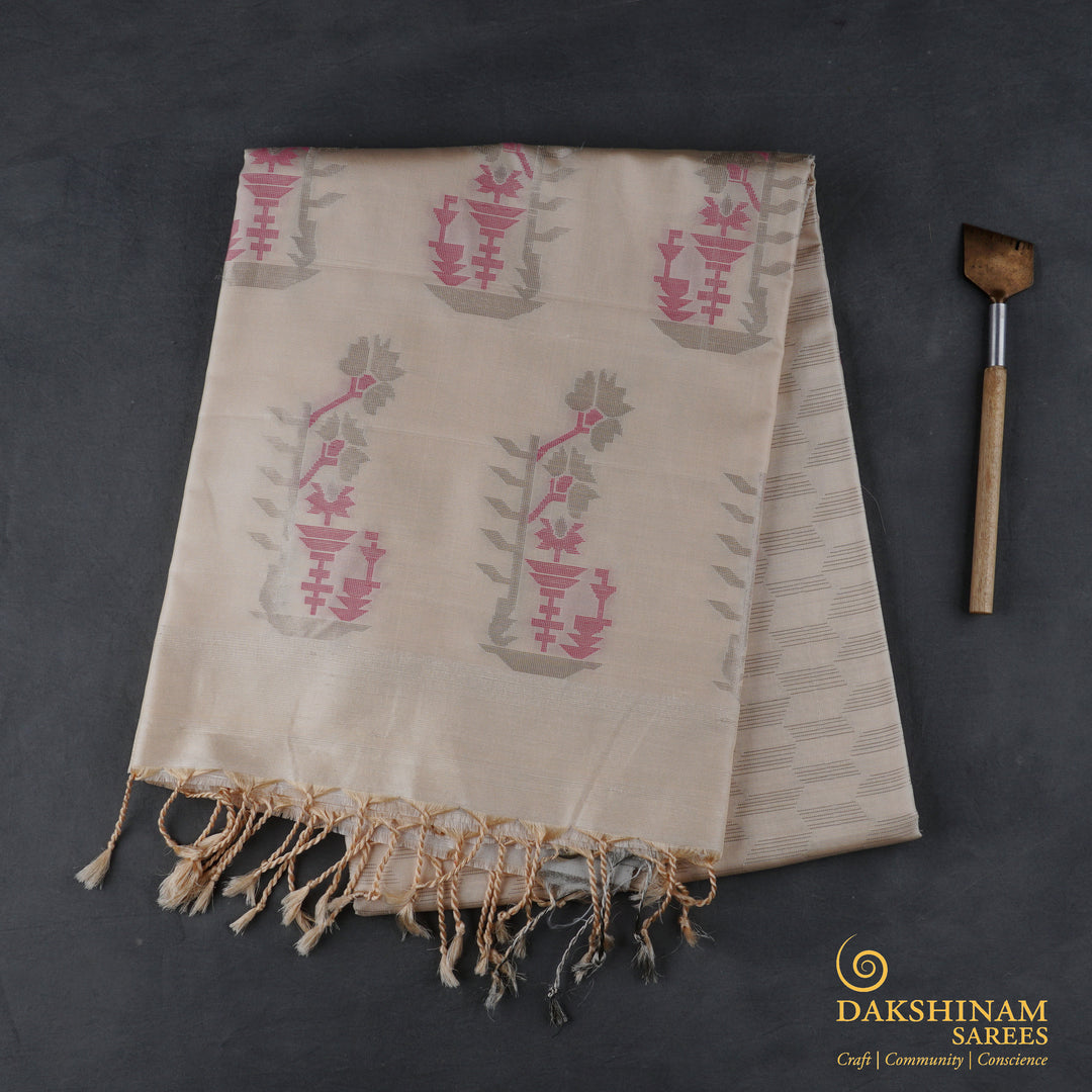 "Handwoven Off-white Soft Silk Saree - 1840T009258DSC"