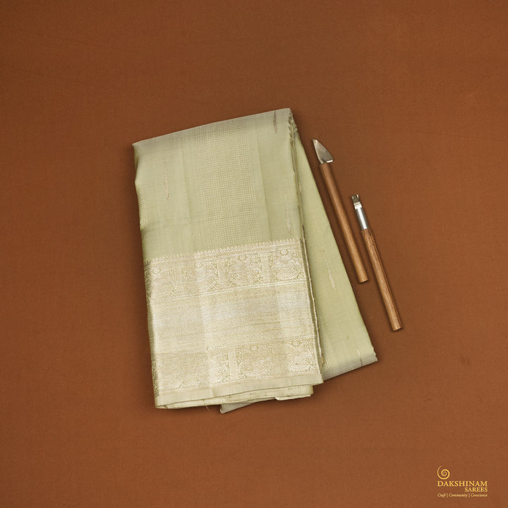 Handwoven Green Kanjivaram Silk Saree - 2138T010572DSC
