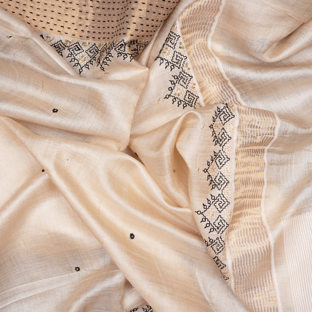 Handwoven Off-white Tussar Silk Saree - 2294T010944DSC