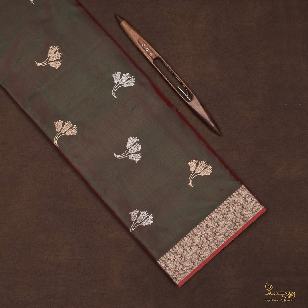 Handwoven Dual toned Moss with Maroon Banarasi Silk Saree - 2421N028504DSC