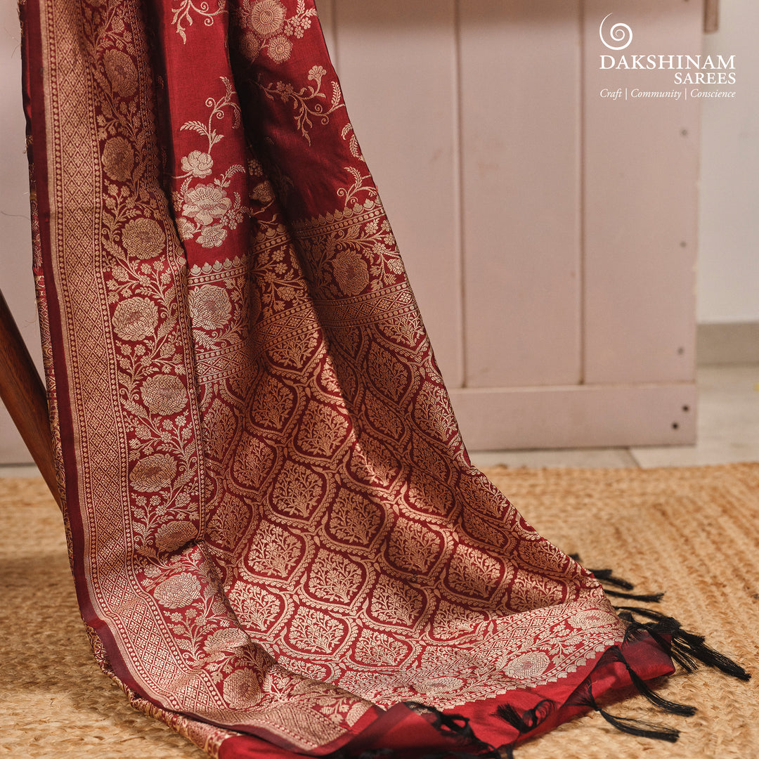Handwoven Maroon Banarasi Katan silk Saree- 3246T015422DSC