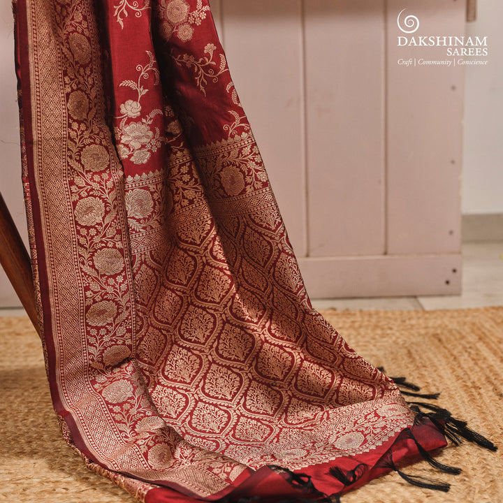 Handwoven Maroon Banarasi Katan silk Saree- 3246T015422DSC
